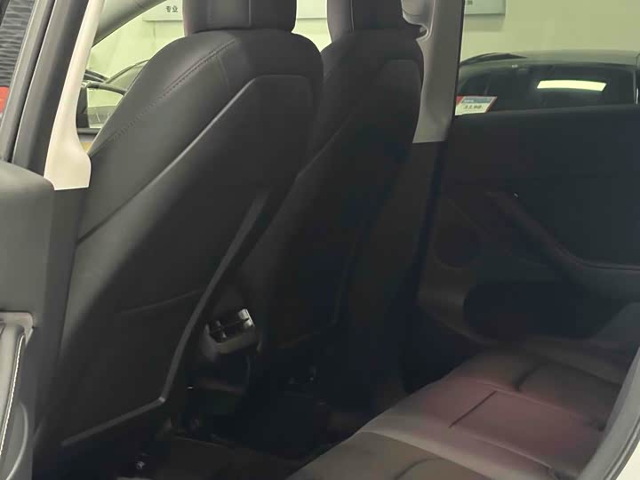 Photo 8 - Tesla Model Y