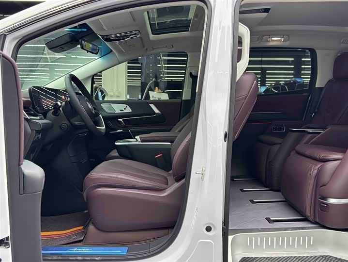 Buick GL8 Century 2025 2025款 2.0T 七座蕴世版