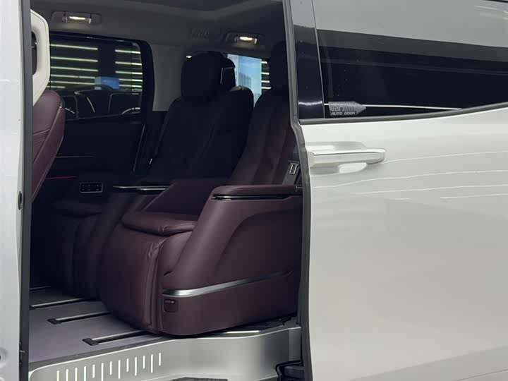 Buick GL8 Century 2025 2025款 2.0T 七座蕴世版