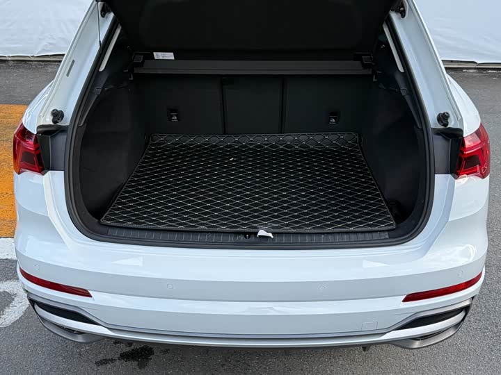Zdjęcie 9 - Audi Q3