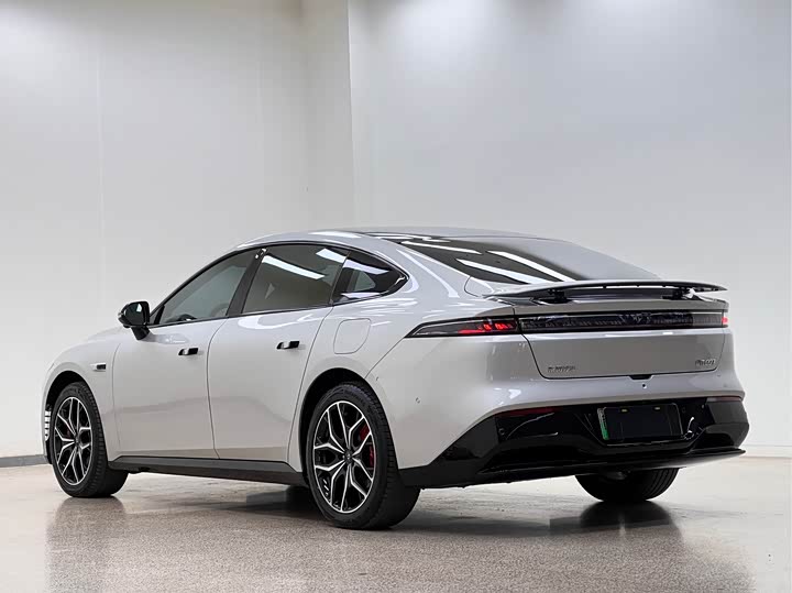 Dongfeng Yipai eπ 007 2025 2025款 纯电 565四驱Max领航版