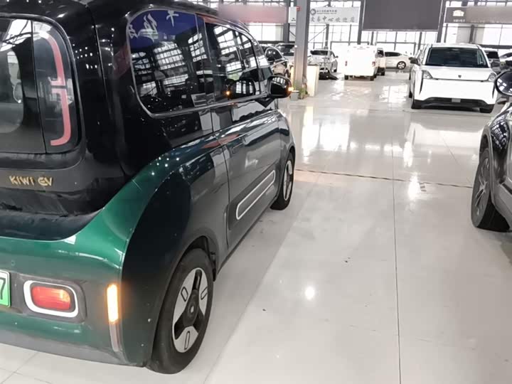 Фото 8 - Baojun KiWi EV