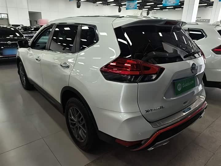 Nissan X-Trail 2025 2025款 荣誉 2.0L 两驱领先版