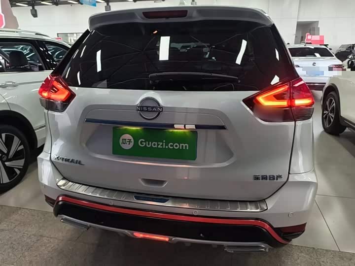 Nissan X-Trail 2025 2025款 荣誉 2.0L 两驱领先版