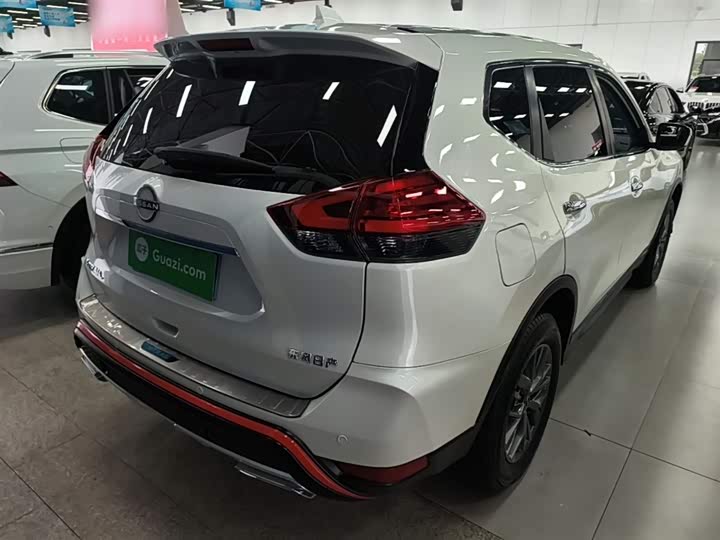 Nissan X-Trail 2025 2025款 荣誉 2.0L 两驱领先版