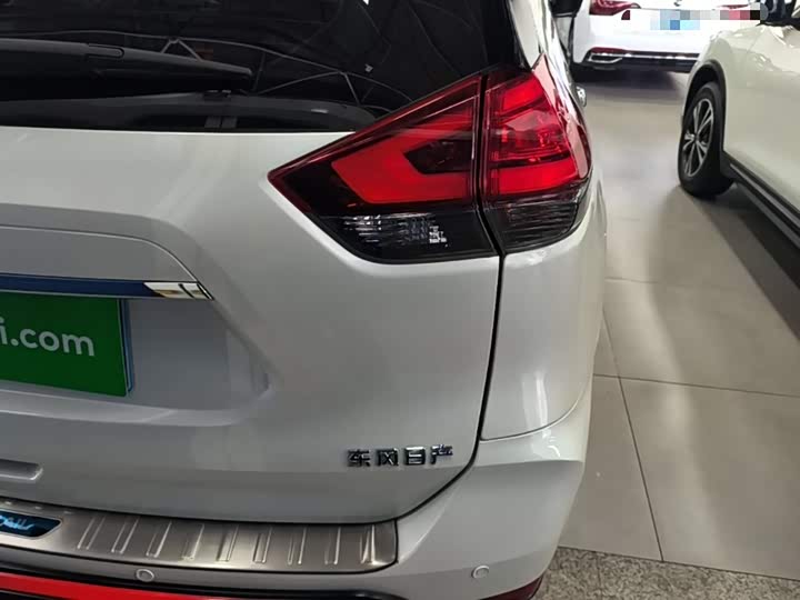 Nissan X-Trail 2025 2025款 荣誉 2.0L 两驱领先版