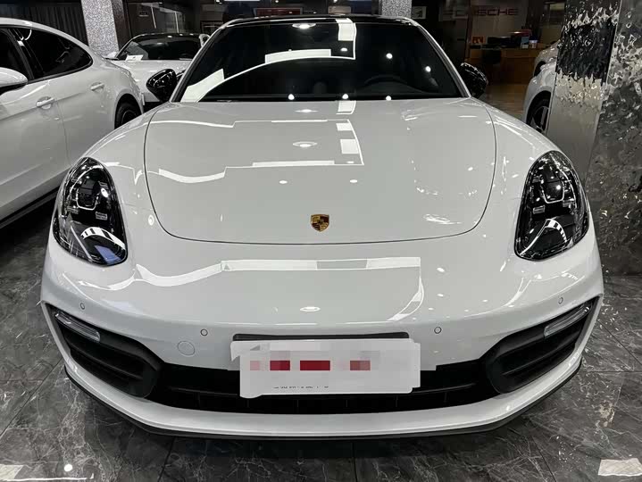Фото 2 - Porsche Panamera