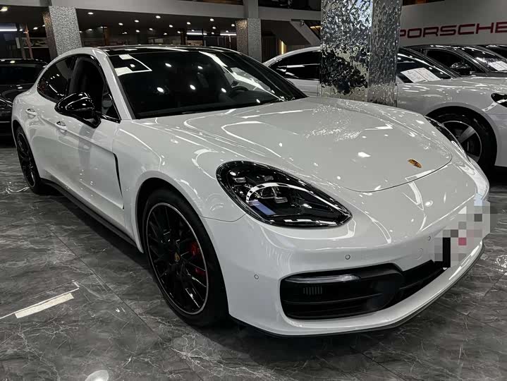 Фото 3 - Porsche Panamera
