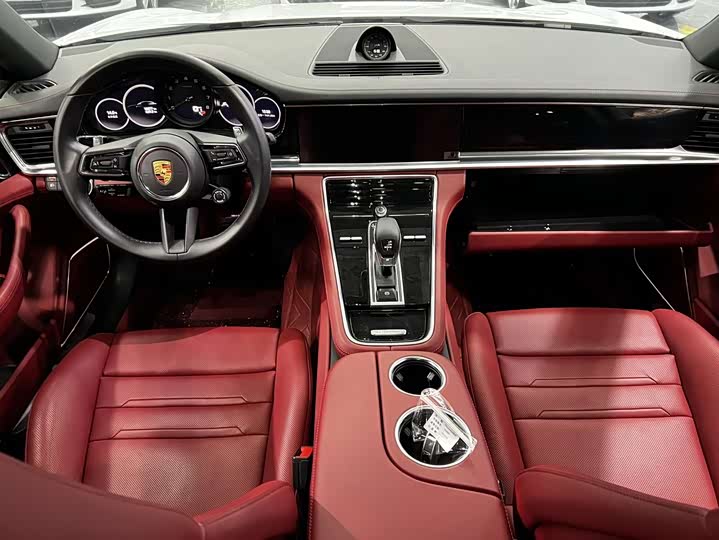 Фото 4 - Porsche Panamera