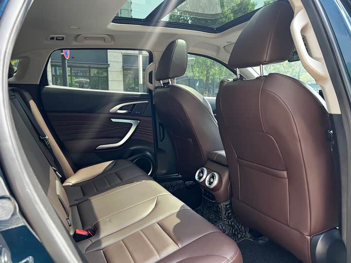 Photo 6 - Wey VV7 GT