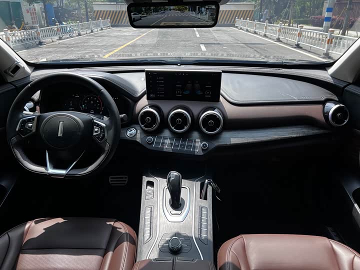 Photo 8 - Wey VV7 GT