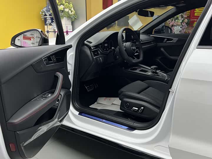 2025 Audi A4L
