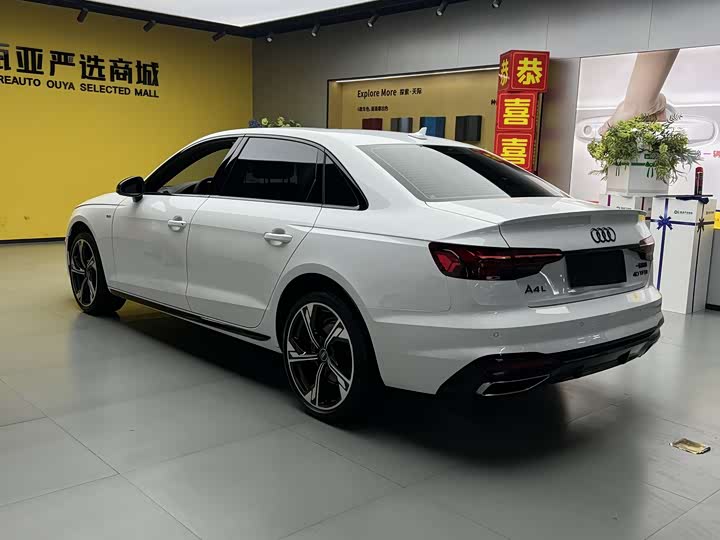 Audi A4L 2025 2025款 200万辆悦享版 40 TFSI 豪华动感型 B&O 星夜版