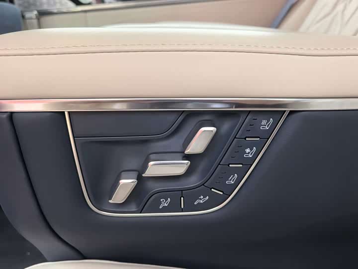 صورة 8 - Zeekr 009