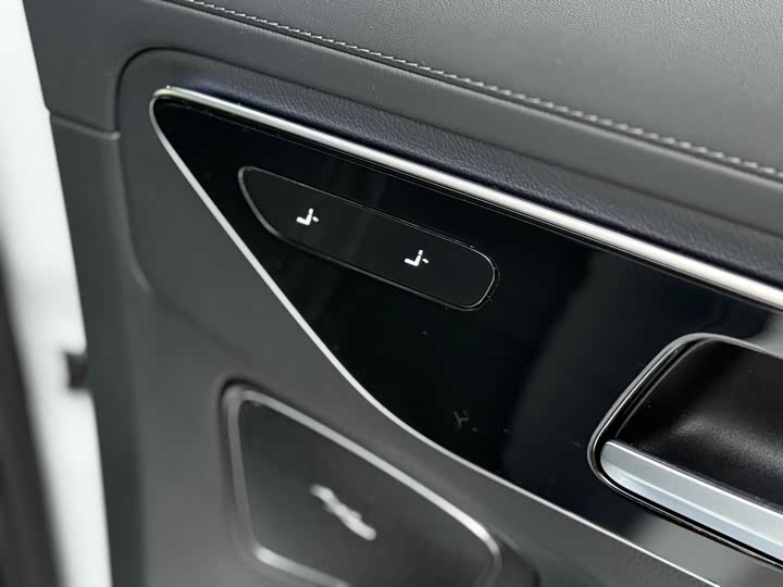 Фото 8 - Mercedes-Benz C-Class