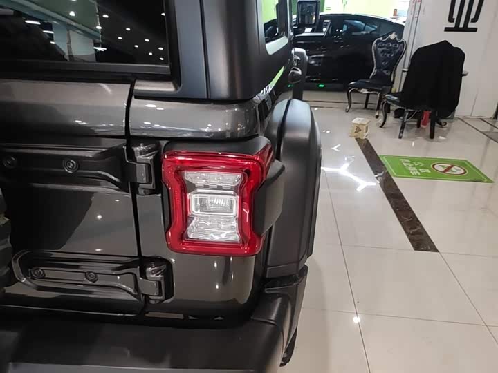 Jeep Wrangler 2021 2021款 2.0T 罗宾汉四门版