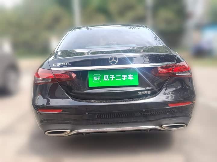 Фото 4 - Mercedes-Benz E-Class