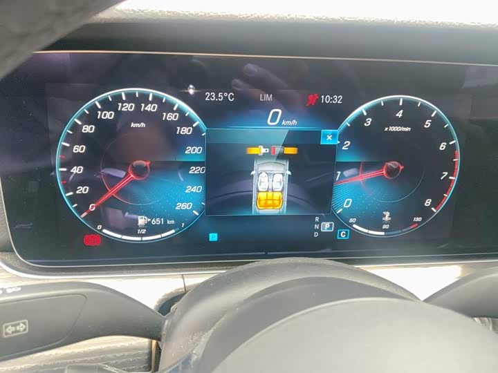Фото 8 - Mercedes-Benz E-Class