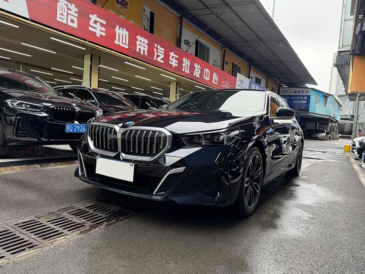 Фото 1 - BMW 5 Series