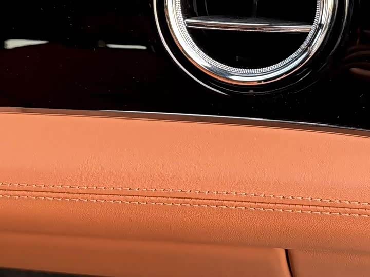 Bentley Bentayga 2024 2024款 4.0T V8 长轴距版