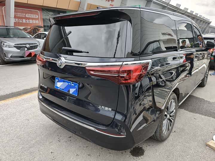 Фото 2 - Buick GL8 ES