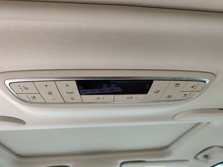 Фото 9 - Buick GL8 ES