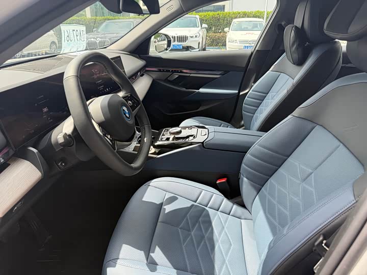 BMW i5 2025 2025款 eDrive 35L 豪华套装