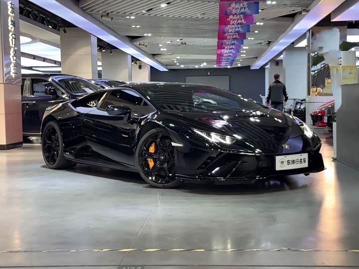 Фото 3 - Lamborghini Huracán