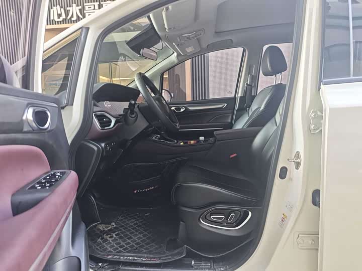 GAC Trumpchi M6 2021 2021款 PRO 270T DCT尊享版