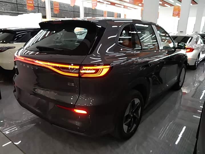 Фото 7 - Geely Galaxy E5