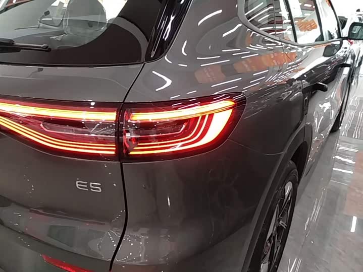 Фото 8 - Geely Galaxy E5