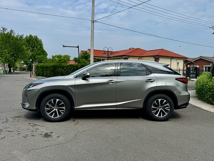 Фото 4 - Lexus RX