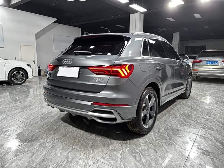Фото 6 - Audi Q3