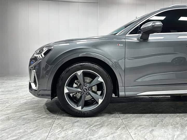 Фото 7 - Audi Q3