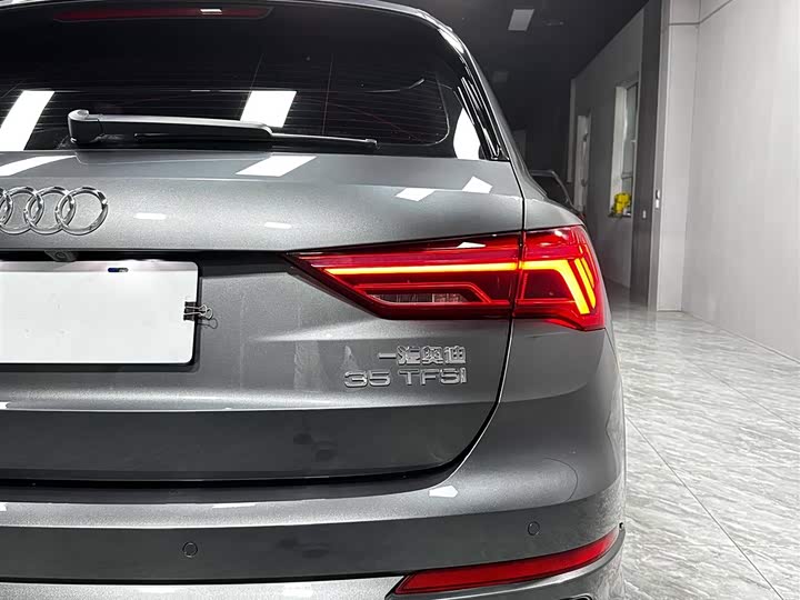Фото 8 - Audi Q3