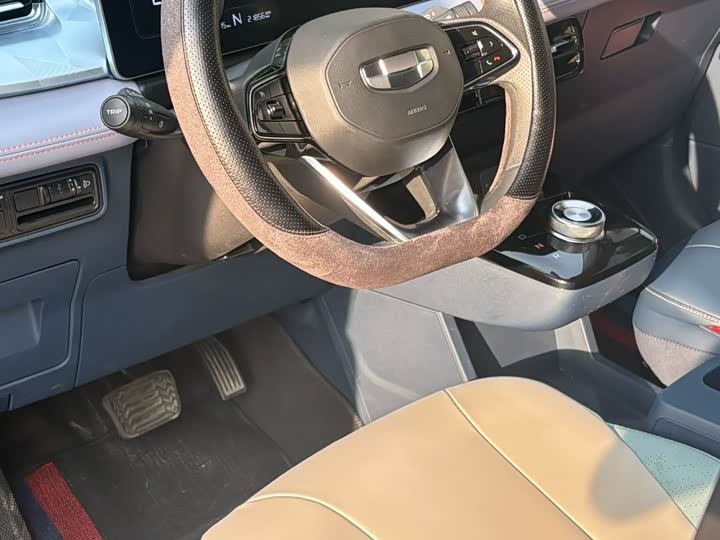 صورة 6 - Geely Geometry E Firefly