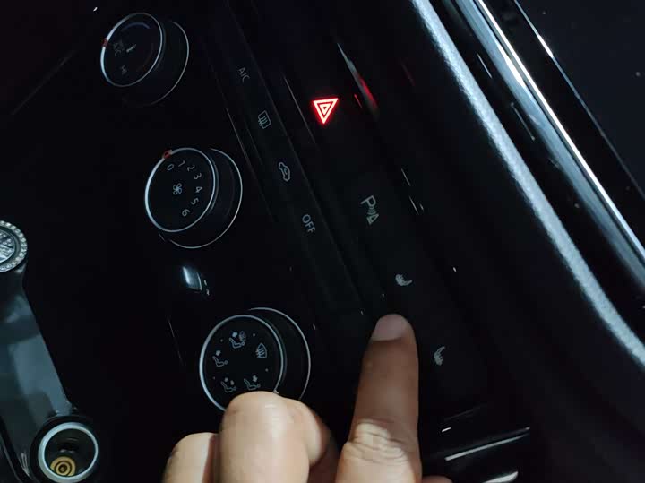 Фото 7 - Volkswagen T-Roc