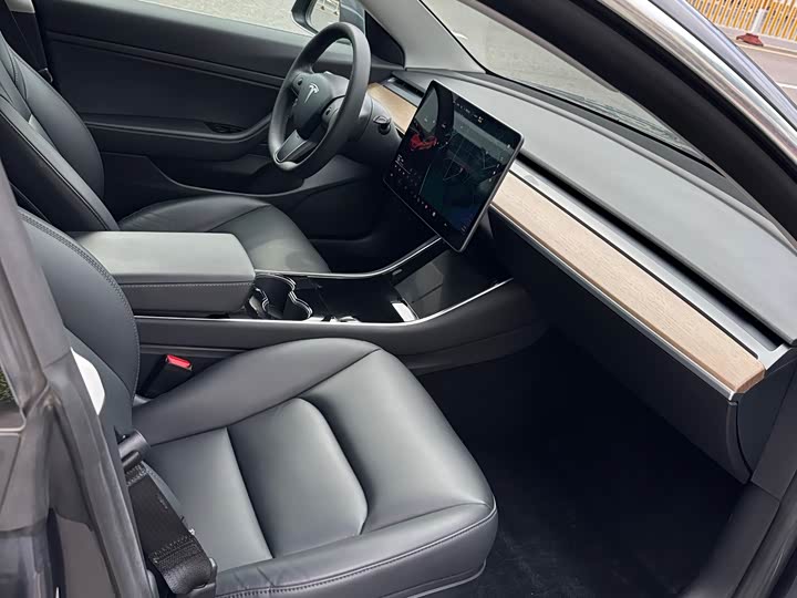 Фото 9 - Tesla Model 3