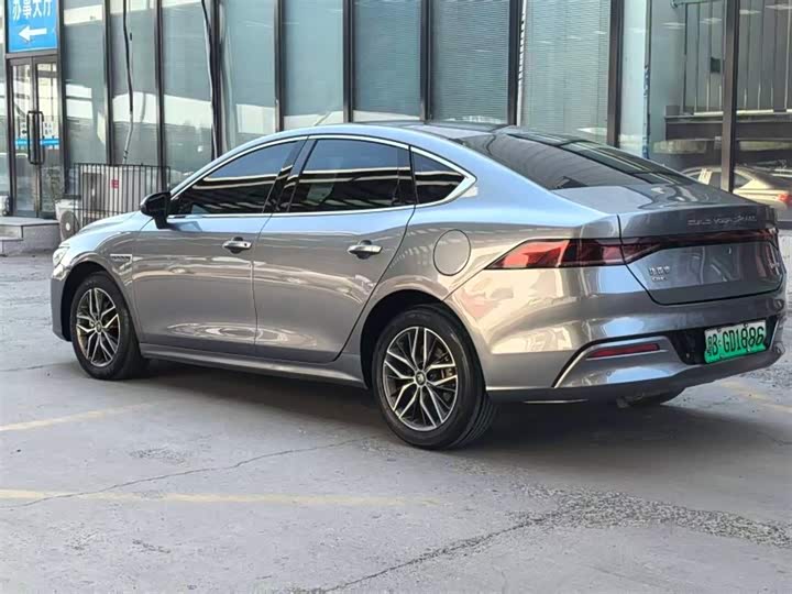 BYD Qin Plus 2021 2021款 DM-i 120KM 尊贵型