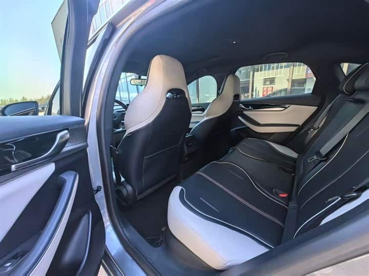 BYD Qin Plus 2021 2021款 DM-i 120KM 尊贵型