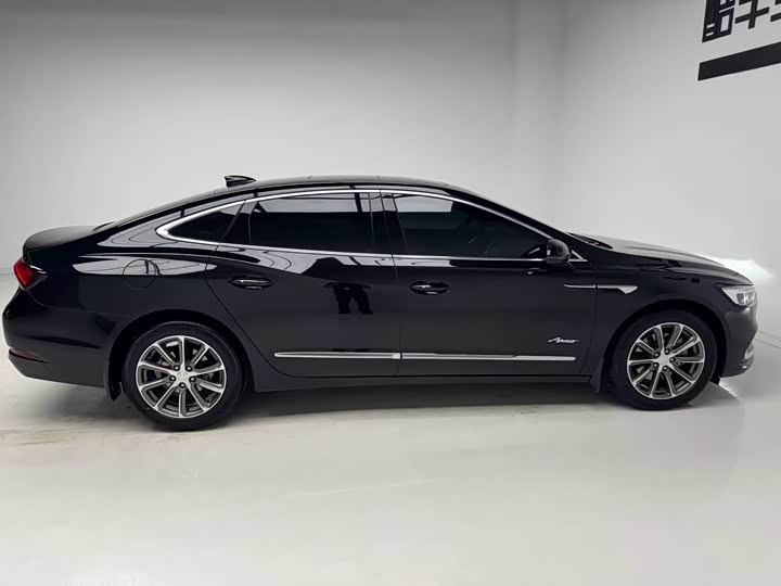 Photo 7 - Buick LaCrosse