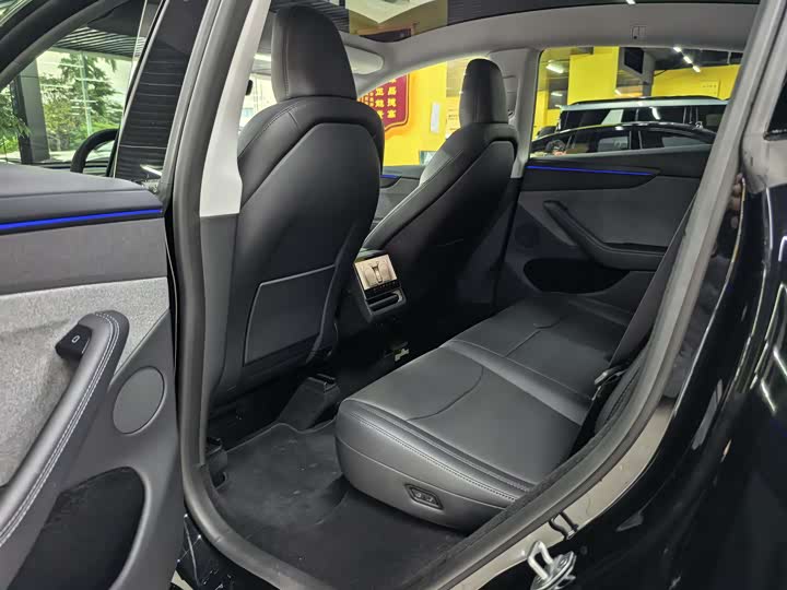 Zdjęcie 5 - Tesla Model Y