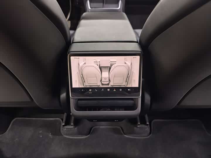Zdjęcie 6 - Tesla Model Y