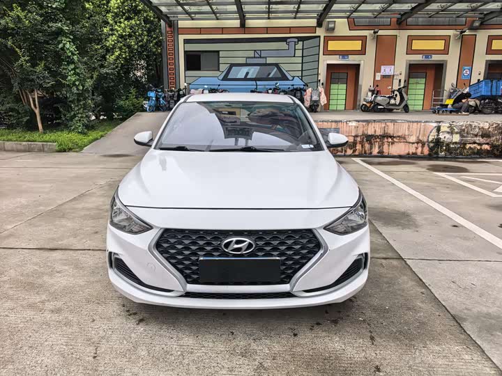 Фото 2 - Hyundai Celesta