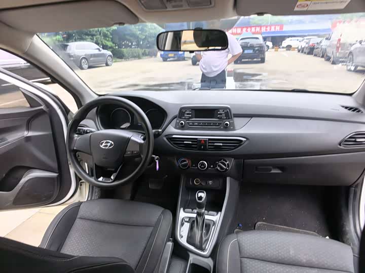 Фото 8 - Hyundai Celesta