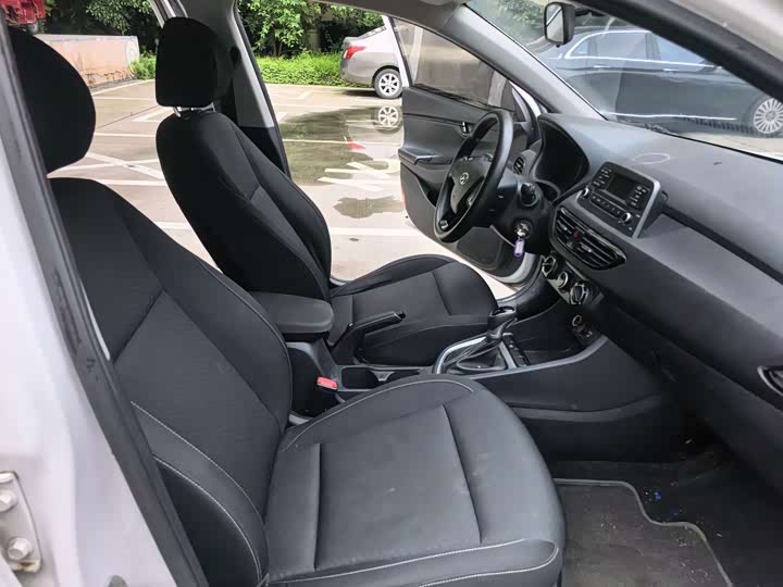 Фото 9 - Hyundai Celesta