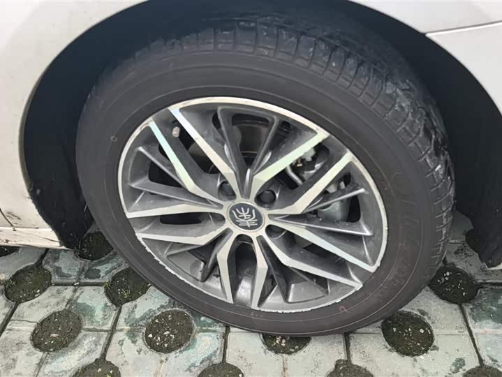 BYD Qin Plus 2021 2021款 DM-i 120KM 尊贵型