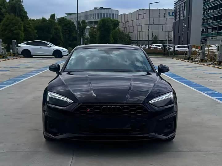 Фото 2 - Audi A5