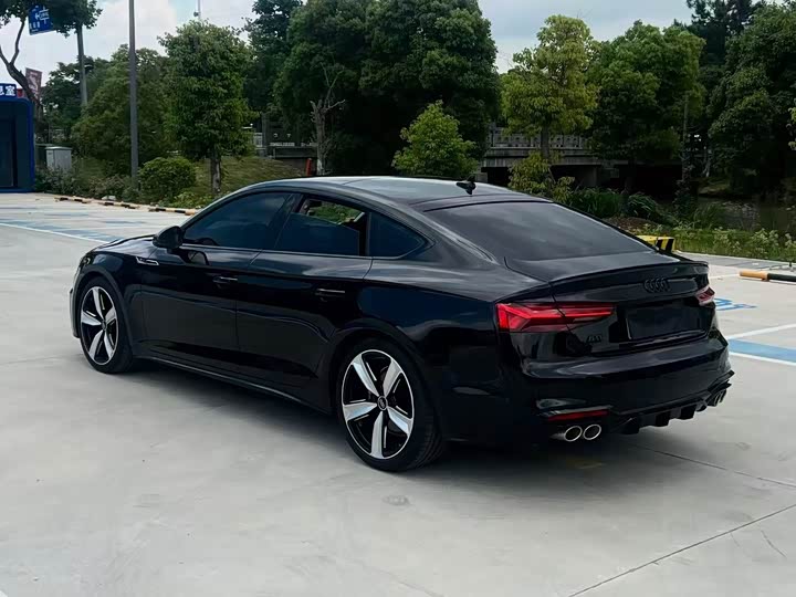 Фото 9 - Audi A5