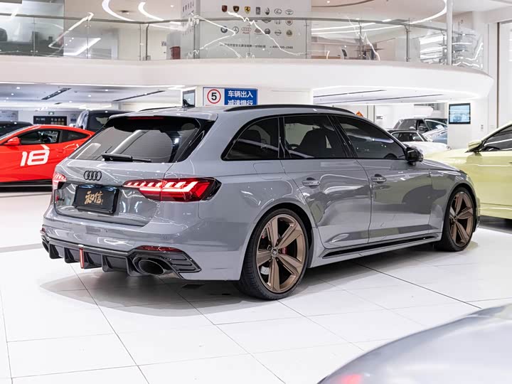 Audi RS 4 2022 2022款 RS4 Avant 暗金版